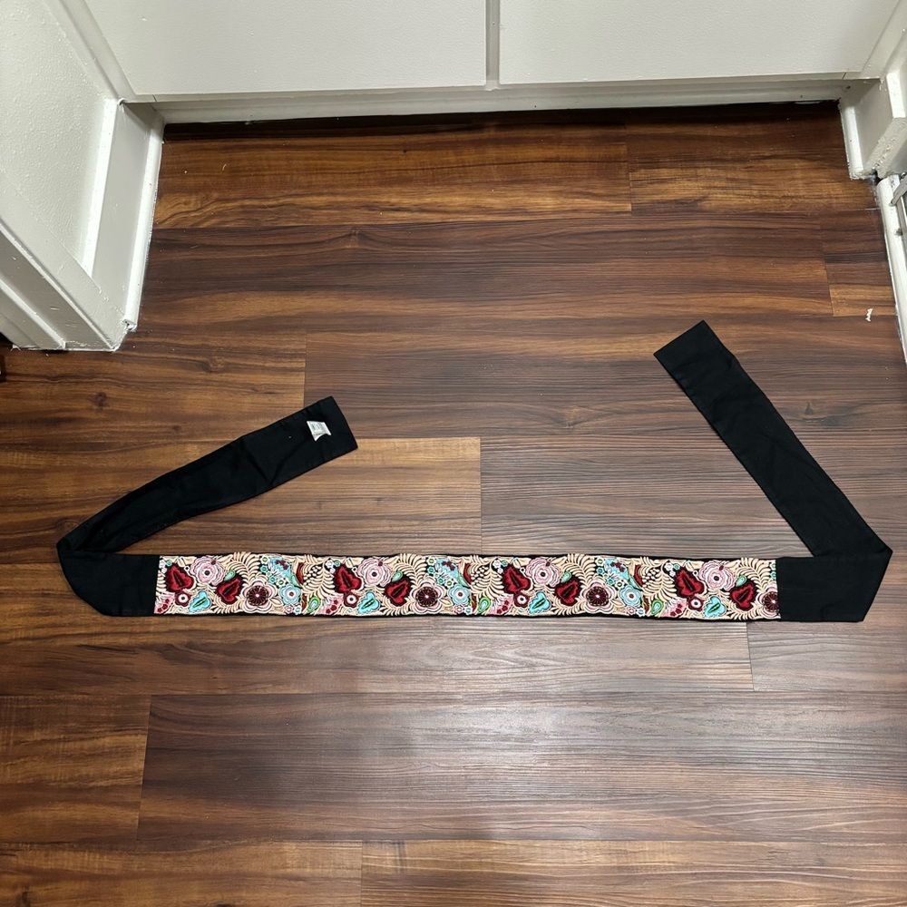 Y2K VTG Embroidered Tie Belt Old Navy Women’s Large/XL Boho Floral Hippie